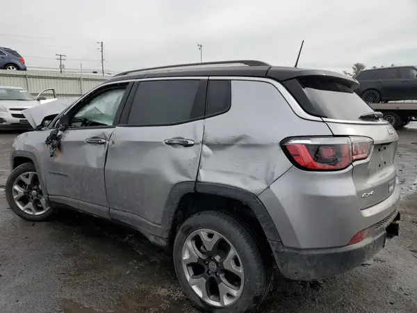 3C4NJDCB7JT418857 2018 JEEP COMPASS - Image 2