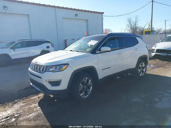 3C4NJDCB7JT454564 2018 JEEP COMPASS - Image 2