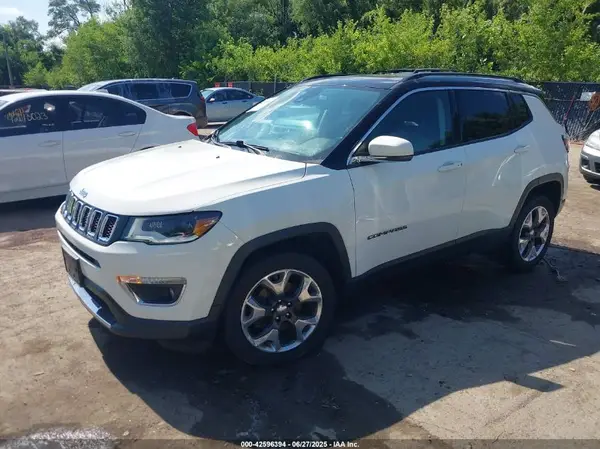 3C4NJDCB7JT454791 2018 JEEP COMPASS - Image 2