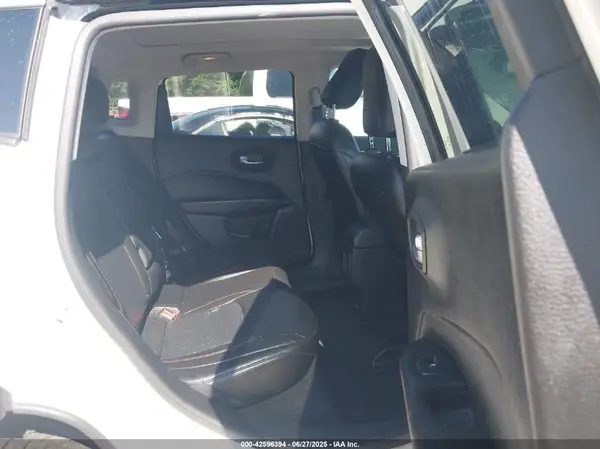 3C4NJDCB7JT454791 2018 JEEP COMPASS - Image 8