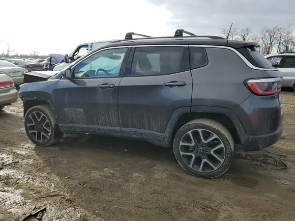 3C4NJDCB7JT470280 2018 JEEP COMPASS - Image 2
