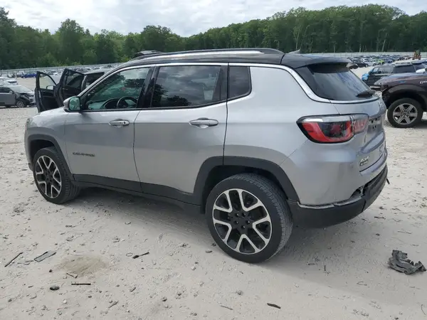 3C4NJDCB7JT471011 2018 JEEP COMPASS - Image 2