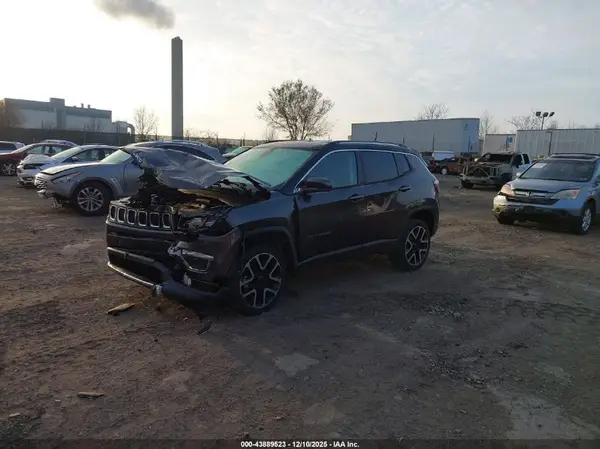 3C4NJDCB7JT479397 2018 JEEP COMPASS - Image 2
