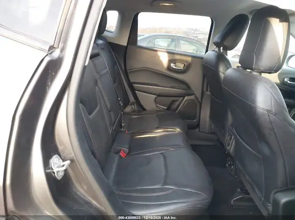 3C4NJDCB7JT479397 2018 JEEP COMPASS - Image 8
