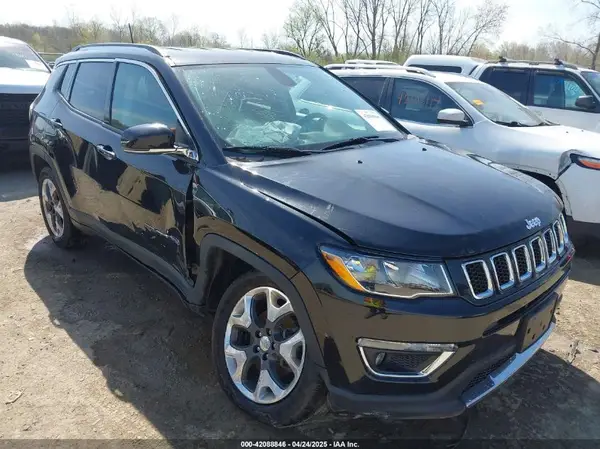3C4NJDCB7JT493851 2018 JEEP COMPASS - Image 1