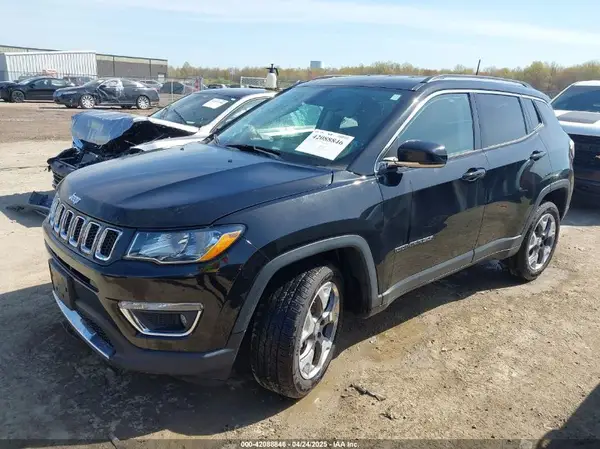 3C4NJDCB7JT493851 2018 JEEP COMPASS - Image 2