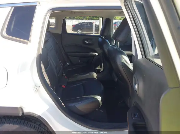 3C4NJDCB7KT620678 2019 JEEP COMPASS - Image 8