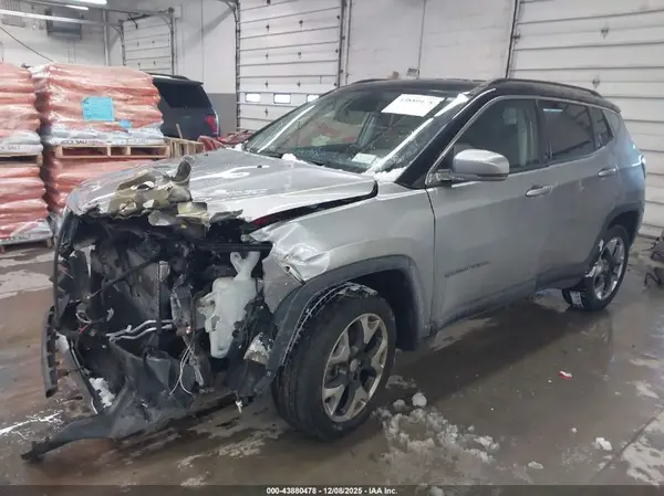 3C4NJDCB7KT638453 2019 JEEP COMPASS - Image 2