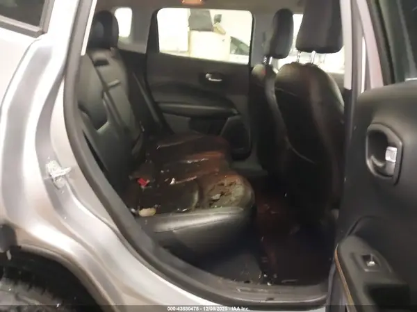 3C4NJDCB7KT638453 2019 JEEP COMPASS - Image 8