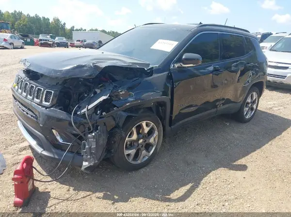 3C4NJDCB7KT638615 2019 JEEP COMPASS - Image 2