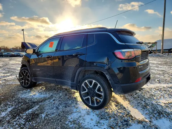 3C4NJDCB7KT654071 2019 JEEP COMPASS - Image 2