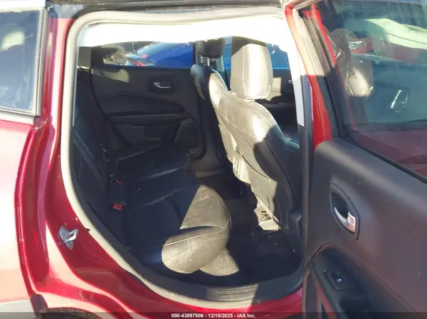 3C4NJDCB7KT669699 2019 JEEP COMPASS - Image 8
