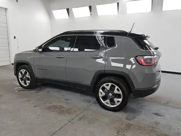 3C4NJDCB7KT673946 2019 JEEP COMPASS - Image 2