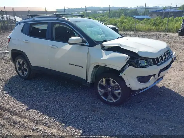 3C4NJDCB7KT674028 2019 JEEP COMPASS - Image 1