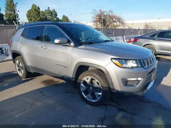 3C4NJDCB7KT690830 2019 JEEP COMPASS - Image 1