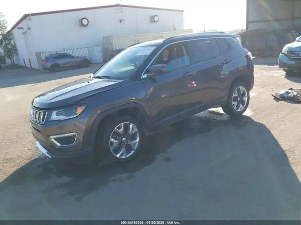 3C4NJDCB7KT766952 2019 JEEP COMPASS - Image 2