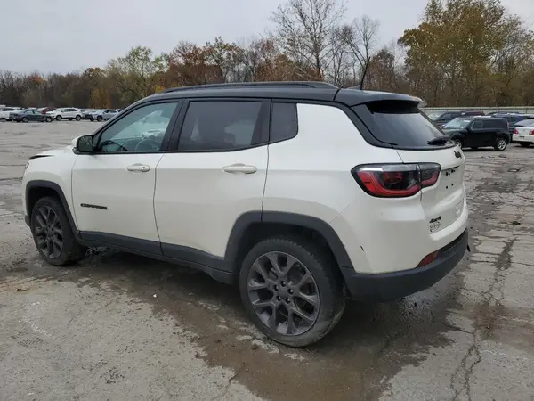 3C4NJDCB7KT812330 2019 JEEP COMPASS - Image 2