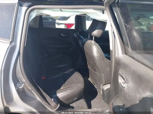 3C4NJDCB7KT812733 2019 JEEP COMPASS - Image 8
