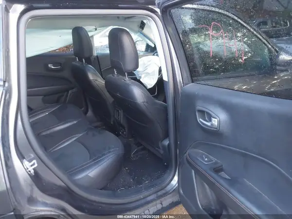 3C4NJDCB7KT828866 2019 JEEP COMPASS - Image 8