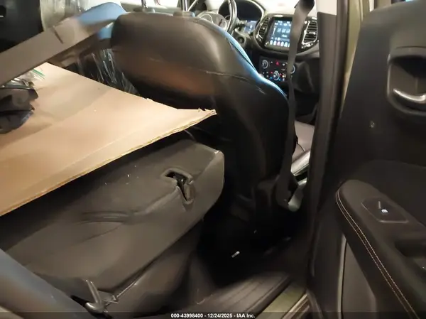 3C4NJDCB7LT116407 2020 JEEP COMPASS - Image 8