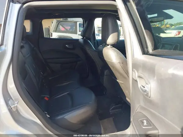 3C4NJDCB7LT142621 2020 JEEP COMPASS - Image 8