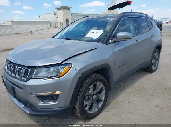3C4NJDCB7MT579519 2021 JEEP COMPASS - Image 2