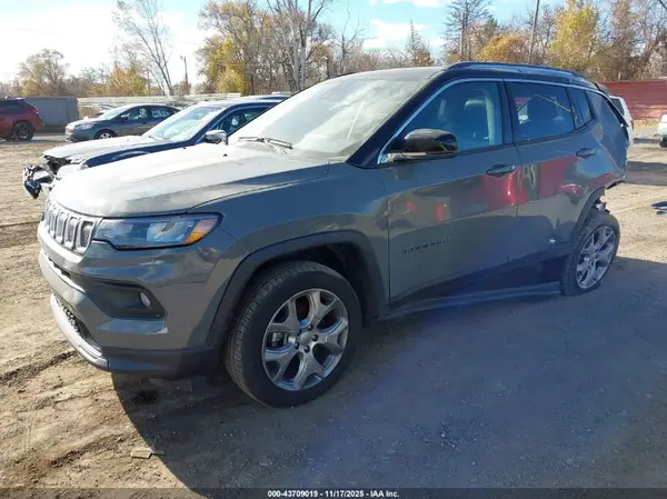 3C4NJDCB7NT129922 2022 JEEP COMPASS - Image 2