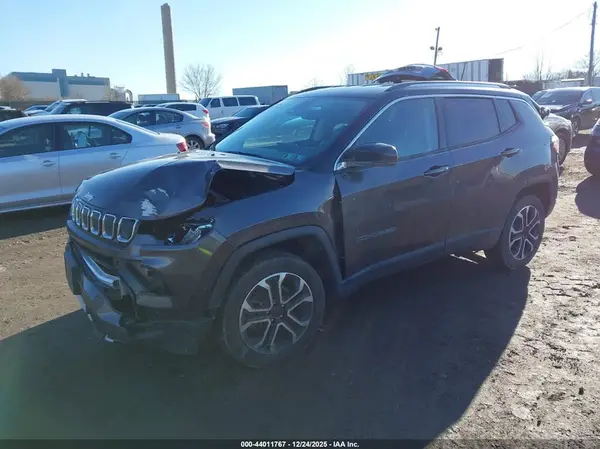 3C4NJDCB7NT157672 2022 JEEP COMPASS - Image 2