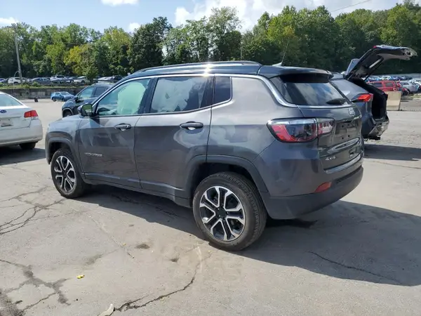 3C4NJDCB7NT180692 2022 JEEP COMPASS - Image 2