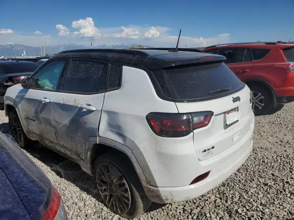 3C4NJDCB7NT209950 2022 JEEP COMPASS - Image 2