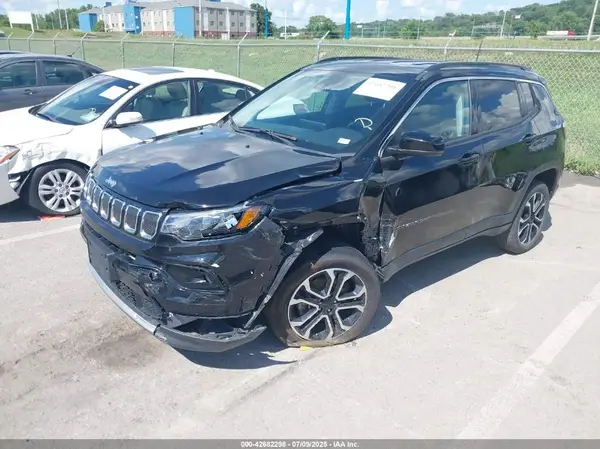 3C4NJDCB7NT231303 2022 JEEP COMPASS - Image 2