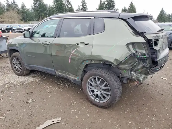 3C4NJDCB8HT607186 2017 JEEP COMPASS - Image 2