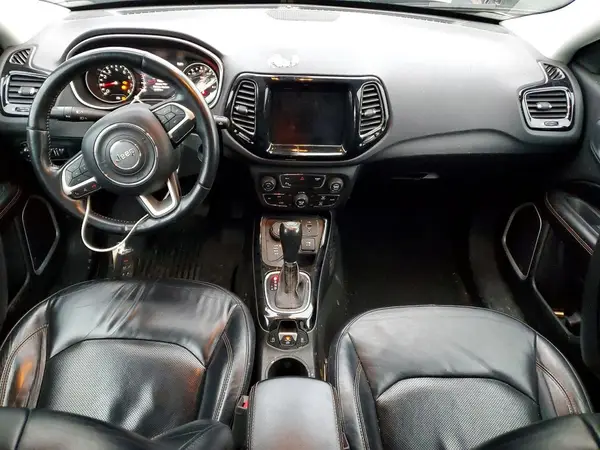 3C4NJDCB8HT607186 2017 JEEP COMPASS - Image 8