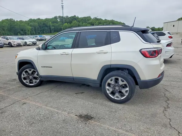 3C4NJDCB8JT100780 2018 JEEP COMPASS - Image 2