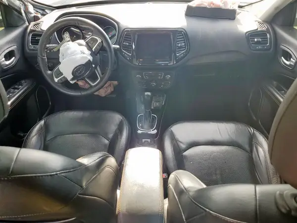 3C4NJDCB8JT101332 2018 JEEP COMPASS - Image 8