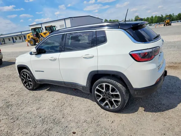 3C4NJDCB8JT114923 2018 JEEP COMPASS - Image 2