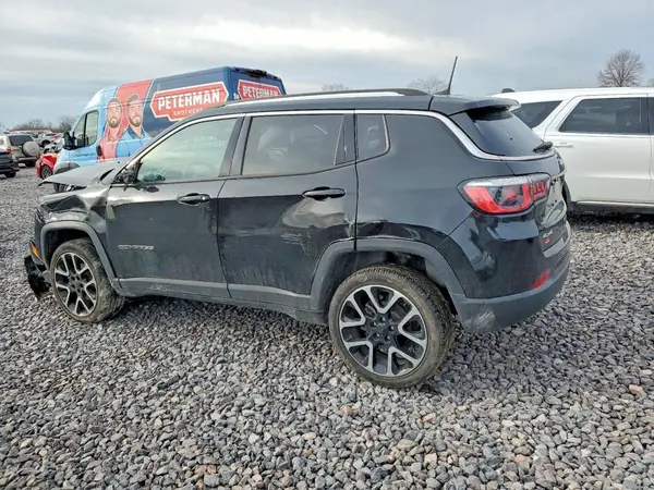 3C4NJDCB8JT116798 2018 JEEP COMPASS - Image 2