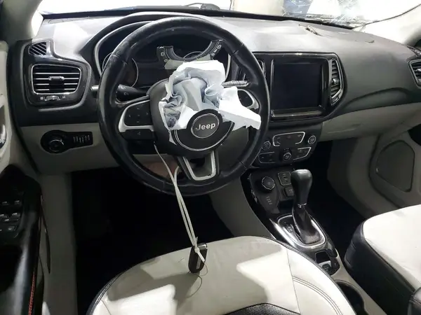 3C4NJDCB8JT131804 2018 JEEP COMPASS - Image 8