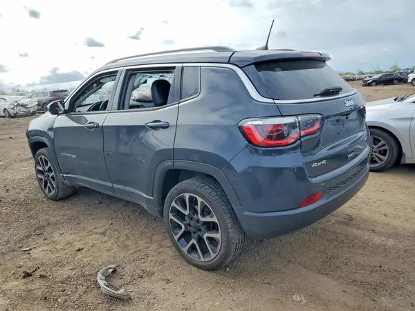 3C4NJDCB8JT132161 2018 JEEP COMPASS - Image 2