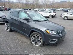 3C4NJDCB8JT143967 2018 JEEP COMPASS