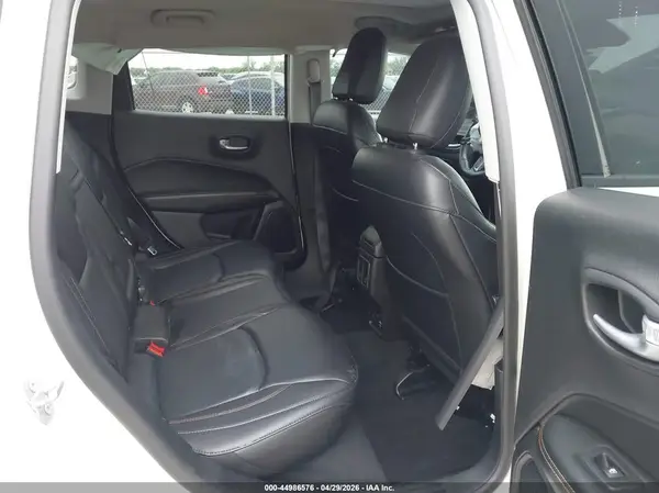 3C4NJDCB8JT144150 2018 JEEP COMPASS - Image 8