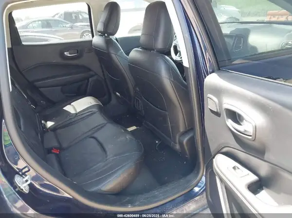 3C4NJDCB8JT147811 2018 JEEP COMPASS - Image 8