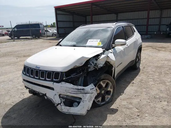 3C4NJDCB8JT179447 2018 JEEP COMPASS - Image 2