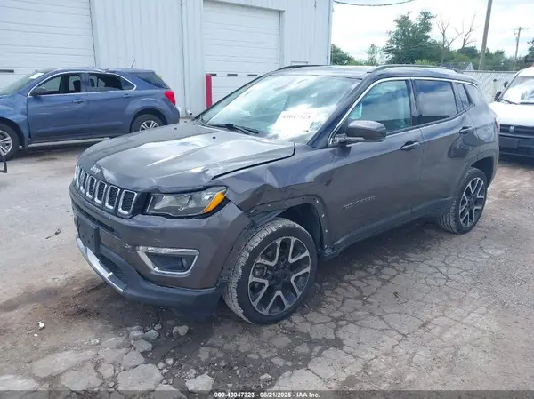 3C4NJDCB8JT200264 2018 JEEP COMPASS - Image 2