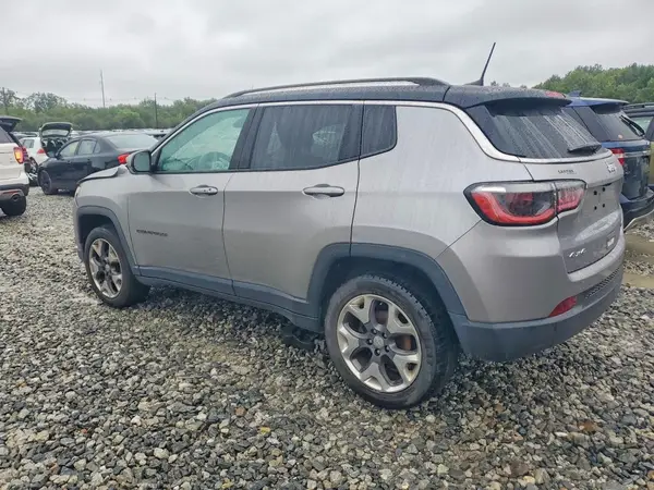 3C4NJDCB8JT201673 2018 JEEP COMPASS - Image 2