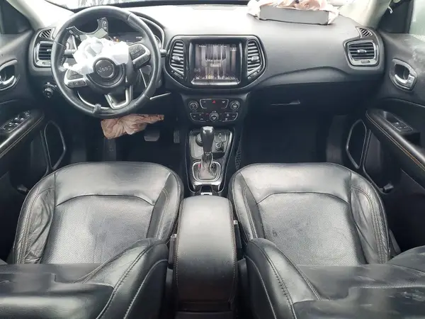 3C4NJDCB8JT201673 2018 JEEP COMPASS - Image 8