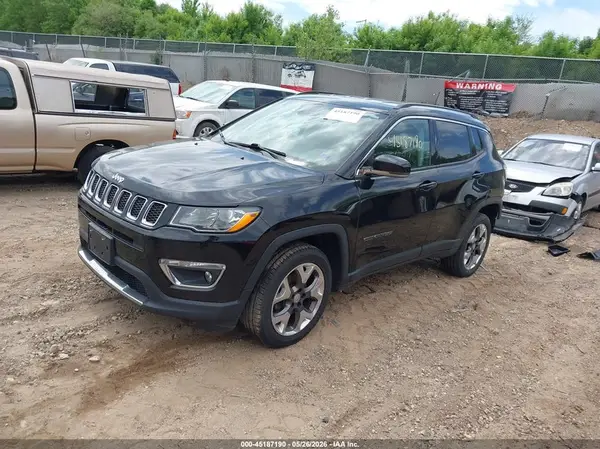 3C4NJDCB8JT201852 2018 JEEP COMPASS - Image 2