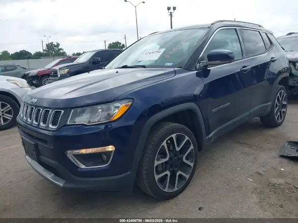 3C4NJDCB8JT206081 2018 JEEP COMPASS - Image 2