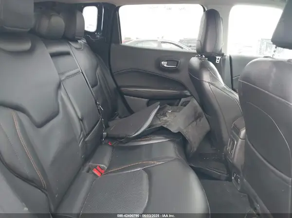 3C4NJDCB8JT206081 2018 JEEP COMPASS - Image 8