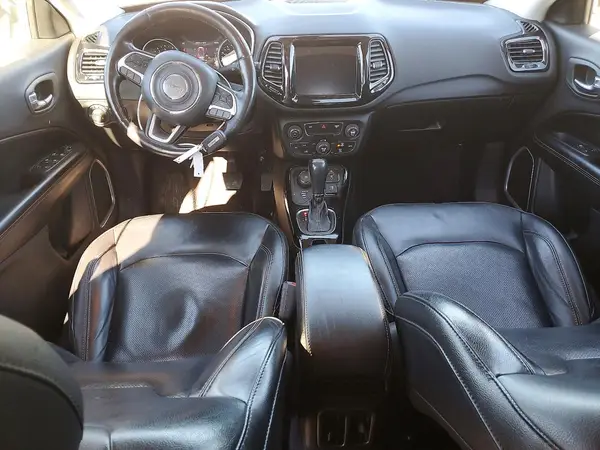 3C4NJDCB8JT245284 2018 JEEP COMPASS - Image 8